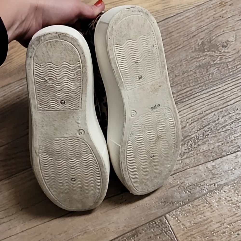 Steve Madden high slip ons leopard 9 wide